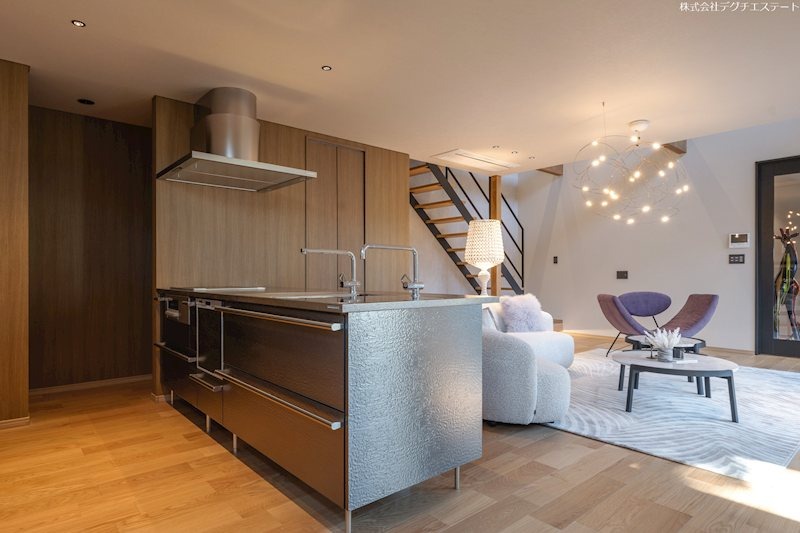 imgi_21_0000000002142182678090000000639_25