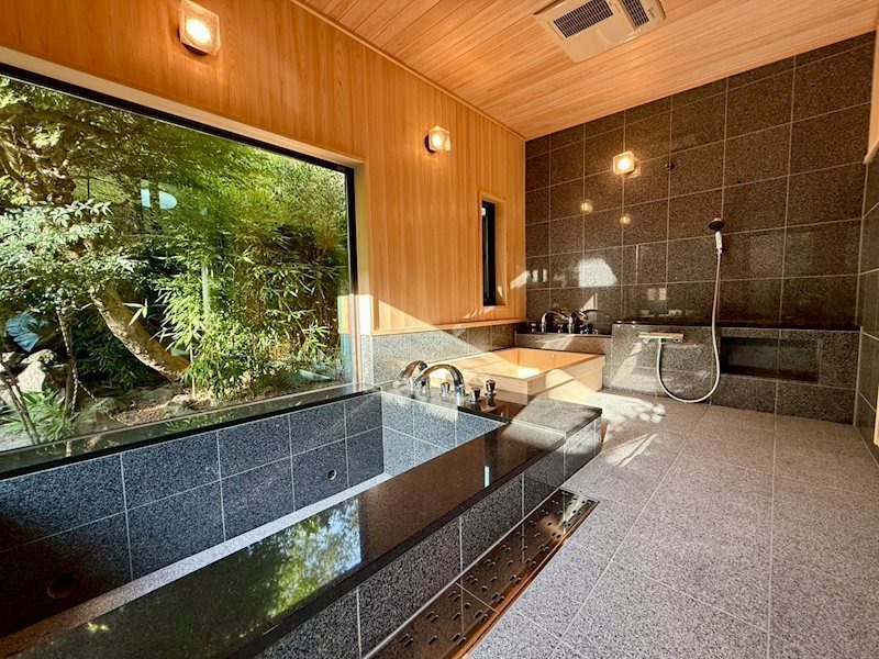 imgi_44_0000000002142182678090000000781_32